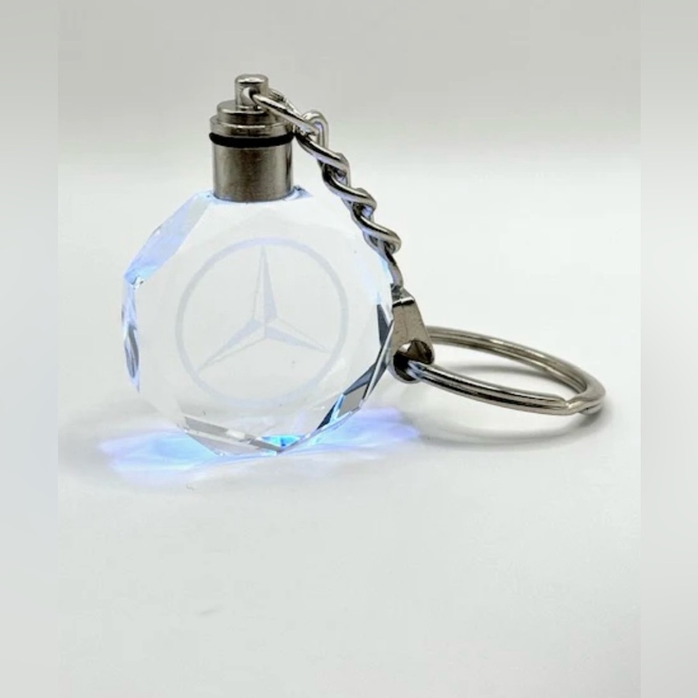 Multicolor LED Car Keychain - Picture 6 of 9